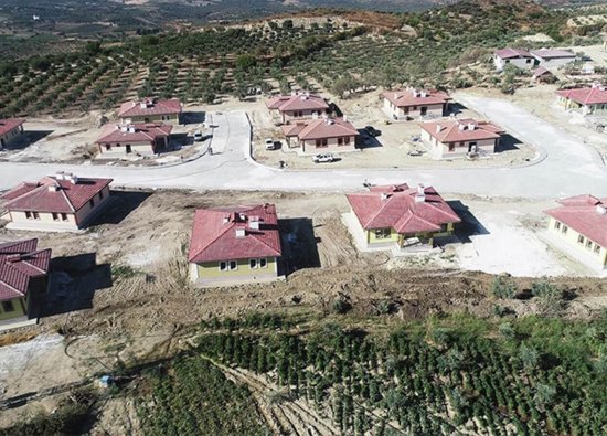 Hatay'da depremzedeler için inşa edilen köy evleri Kasım'da teslim edilecek