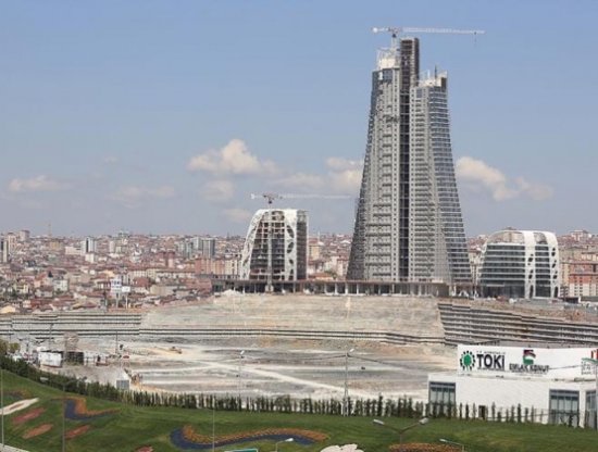 İstanbul Finans Merkezi'ne Taşınma Süreci Başlıyor: Kamu Bankaları Hazırlıklarını Tamamlıyor!