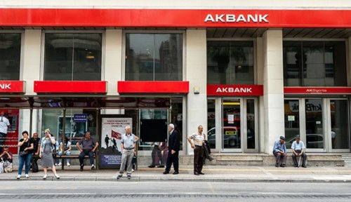 Emekliler Akbank'tan Sevindirici Haberle Güldü: Flaş Hamle ile Yüzleri Gülecek!
